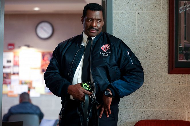 Chicago Fire - Season 10 - Fire Cop - Photos - Eamonn Walker