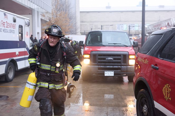 Chicago Fire - Back with a Bang - Photos - Christian Stolte