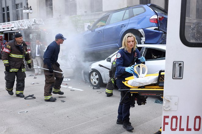 Chicago Fire - Two Hundred - Film - Kara Killmer