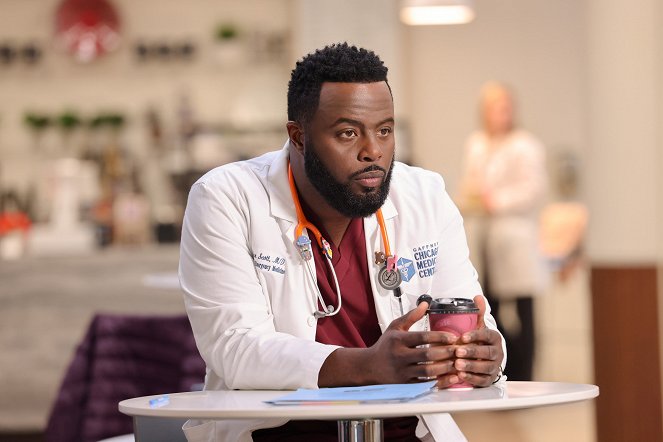 Chicago Med - All the Things That Could Have Been - Photos - Guy Lockard