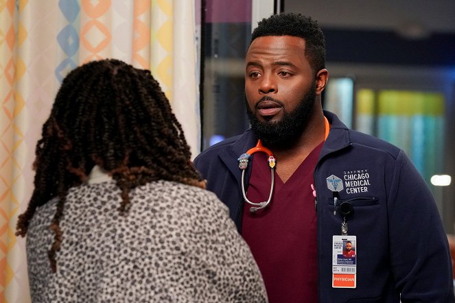Chicago Med - Reality Leaves a Lot to the Imagination - Van film - Guy Lockard