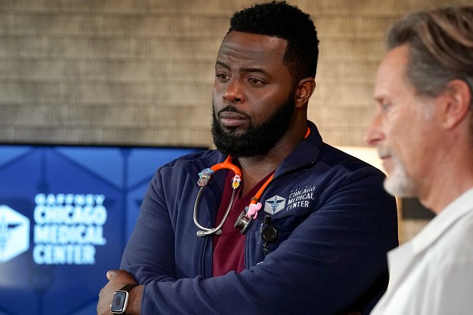 Chicago Med - Reality Leaves a Lot to the Imagination - Photos - Guy Lockard