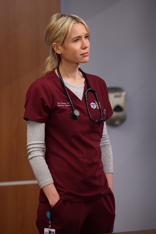Chicago Med - Reality Leaves a Lot to the Imagination - Photos - Kristen Hager