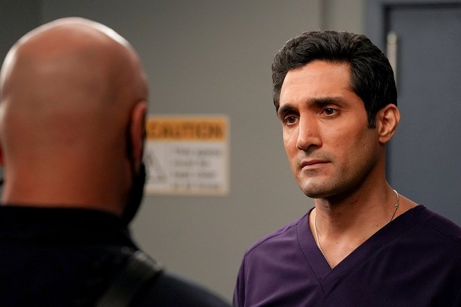 Chicago Med - What You Don't Know Can't Hurt You - Photos - Dominic Rains