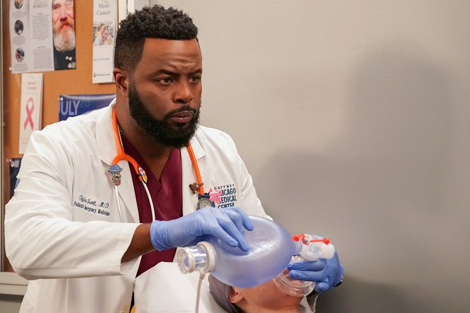 Chicago Med - What You Don't Know Can't Hurt You - Photos - Guy Lockard