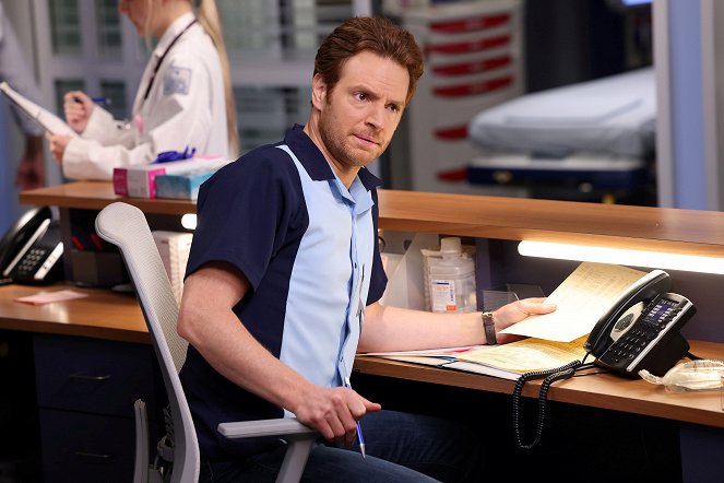 Chicago Med - The Things We Thought We Left Behind - Photos - Nick Gehlfuss