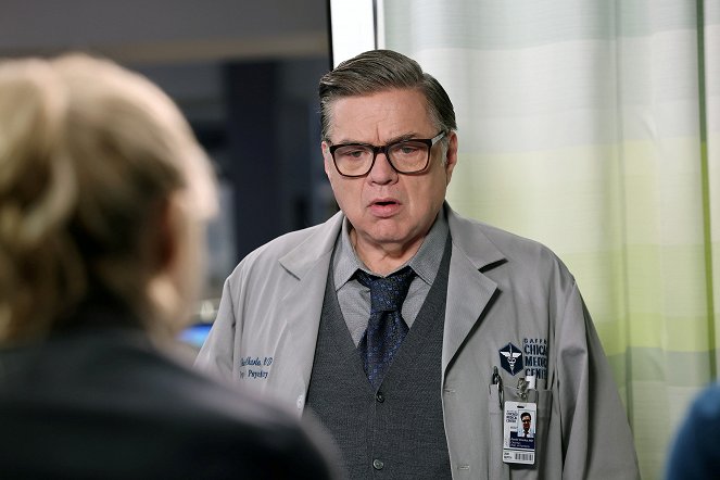 Chicago Med - The Things We Thought We Left Behind - Film - Oliver Platt