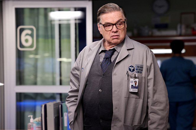 Chicago Med - The Things We Thought We Left Behind - Photos - Oliver Platt