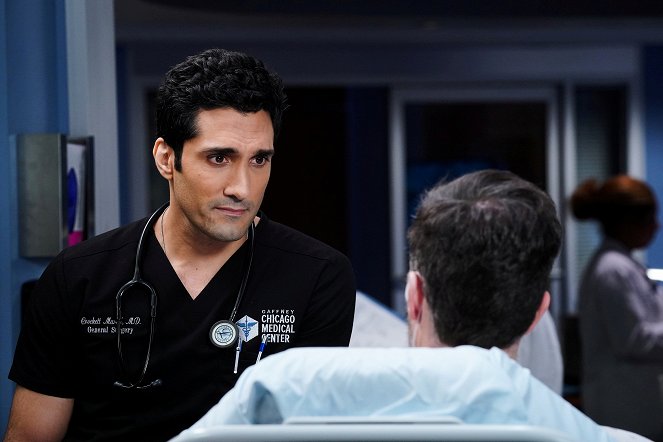 Chicago Med - No Good Deed Goes Unpunished... in Chicago - Photos - Dominic Rains