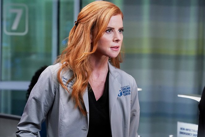 Chicago Med - No Good Deed Goes Unpunished... in Chicago - Photos - Sarah Rafferty