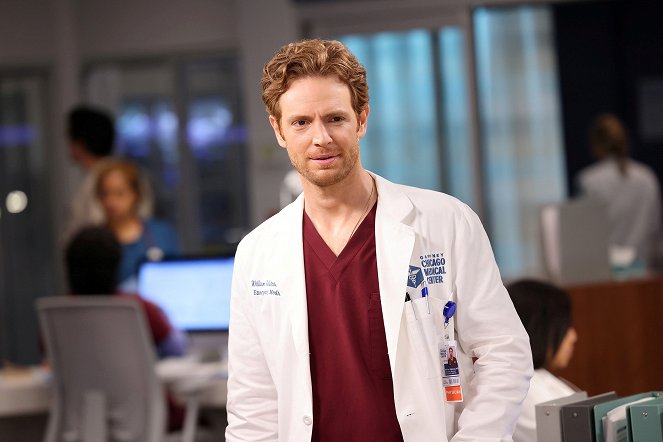 Chicago Med - Season 7 - Just as a Snake Sheds Its Skin - Film - Nick Gehlfuss