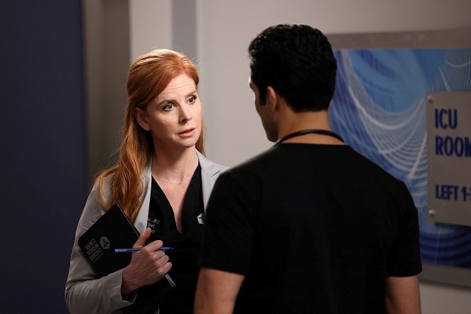 Chicago Med - Season 7 - A Square Peg in a Round Hole - Photos - Sarah Rafferty