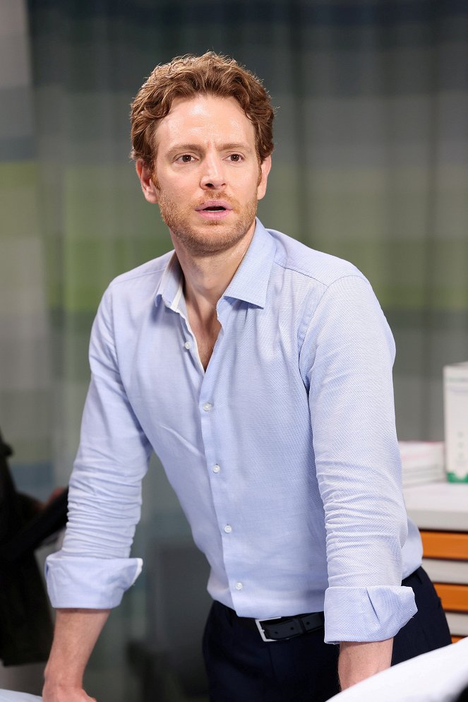 Chicago Med - A Square Peg in a Round Hole - Photos - Nick Gehlfuss
