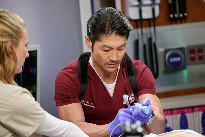 Chicago Med - A Square Peg in a Round Hole - Film - Brian Tee