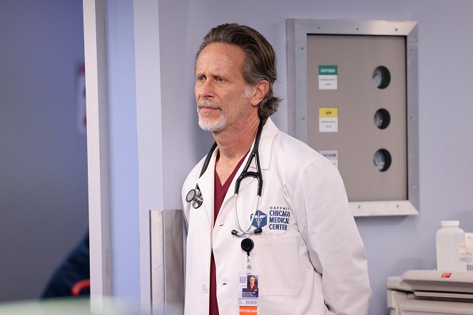 Chicago Med - When You're a Hammer Everything's a Nail - Photos - Steven Weber