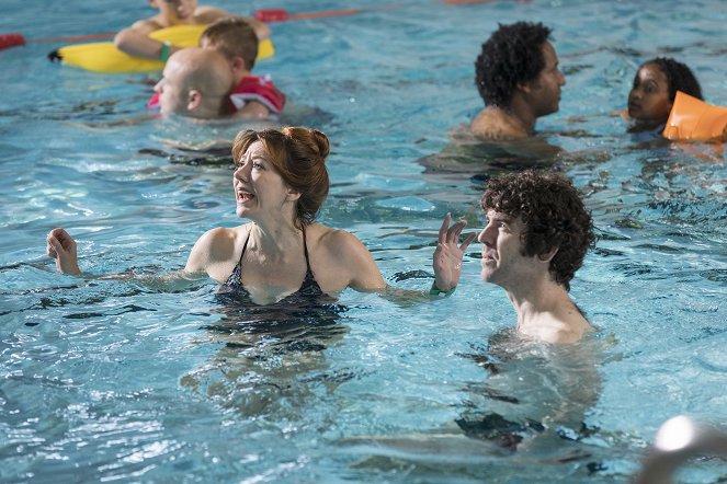 Motherland - Season 1 - Pool Party - Photos