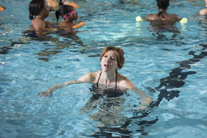 Motherland - Season 1 - Pool Party - Photos