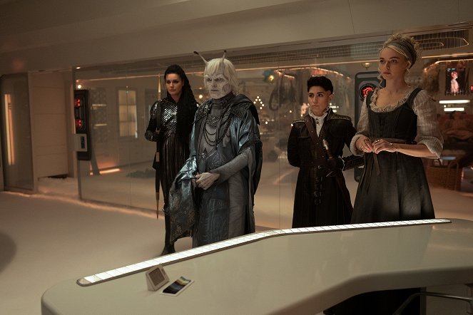 Star Trek: Strange New Worlds - Das Königreich Elysien - Filmfotos - Rebecca Romijn, Bruce Horak, Melissa Navia, Jess Bush