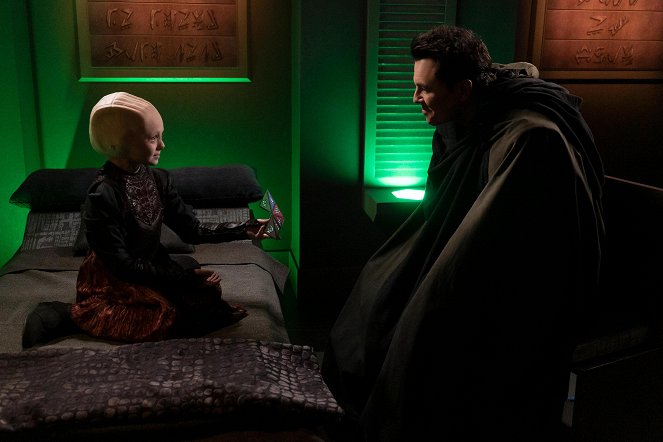 The Orville - Gently Falling Rain - Photos - Seth MacFarlane