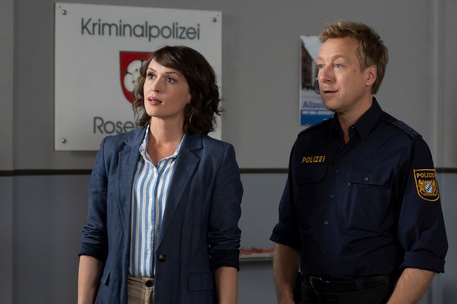 Die Rosenheim-Cops - Season 21 - Stadler allein zu Haus - Filmfotók