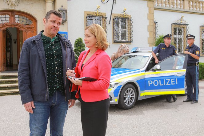 Die Rosenheim-Cops - Season 18 - Mord wie er im Buche steht - Photos - Christian K. Schaeffer, Karin Thaler