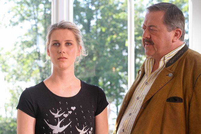 Die Rosenheim-Cops - Season 13 - Erst reich, dann tot - Film - Katrin Röver, Joseph Hannesschläger