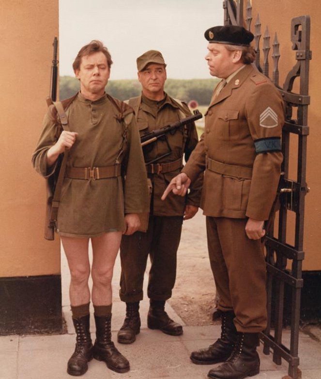 Soldaterkammerater på bjørnetjeneste - Photos - Louis Miehe-Renard, Carl Ottosen, Dirch Passer