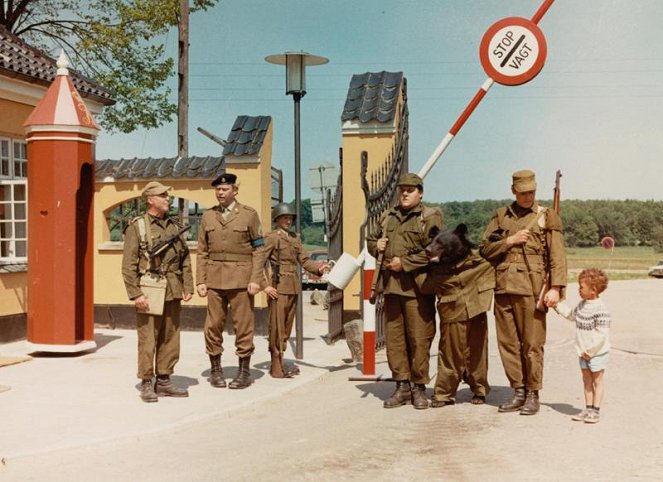Soldaterkammerater på bjørnetjeneste - Filmfotos