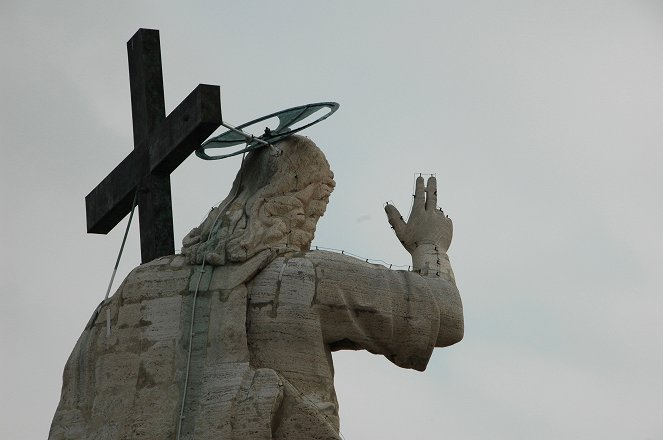 DokThema - Geknechtet unterm Kreuz – Leben in einer katholischen Sekte - Photos