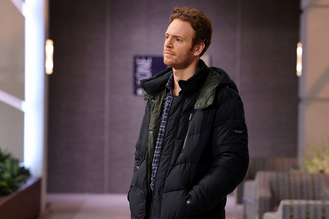 Chicago Med - Things Meant to Be Bent Not Broken - Photos - Nick Gehlfuss
