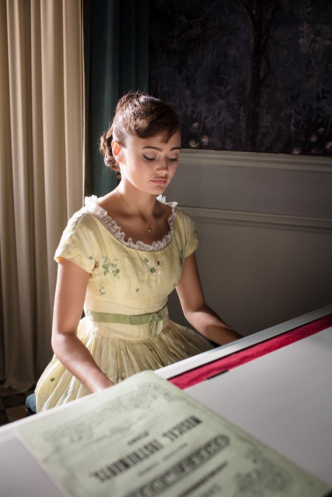 Ordeal by Innocence - Episode 3 - Photos - Ella Purnell