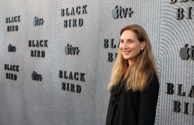Volavka - Z akcií - Apple’s “Black Bird” premiere screening at the The Regency Bruin Westwood Village Theatre on June 29, 2022 - Alexandra Milchan