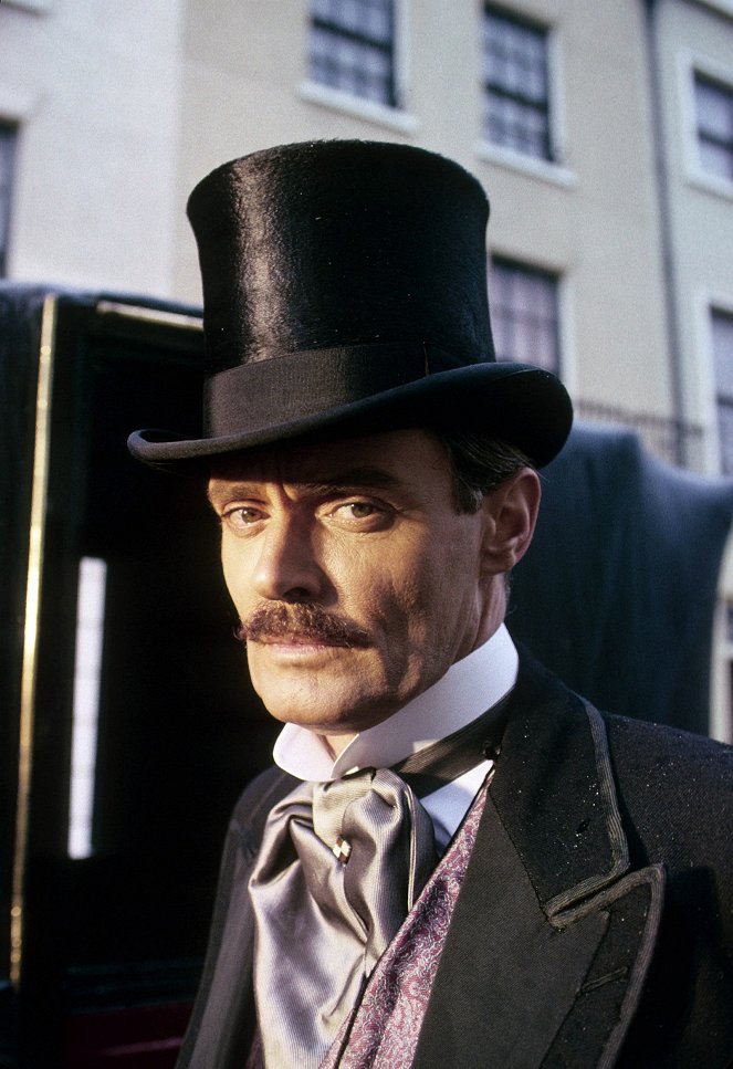 Sherlock Holmes - Az aranyifjú - Promóció fotók - Simon Williams