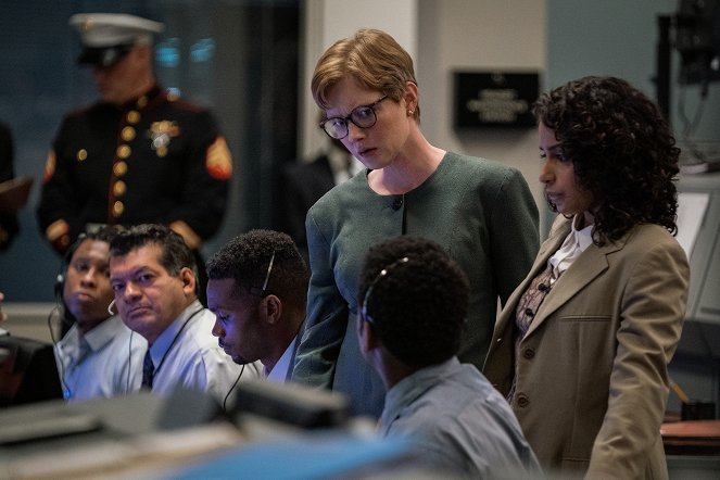 For All Mankind - Season 3 - Happy Valley - Filmfotos - Wrenn Schmidt, Coral Peña