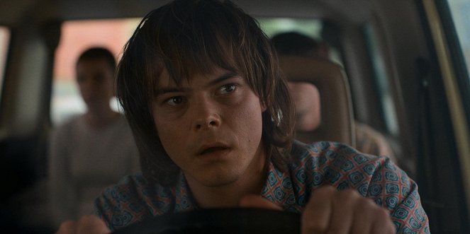 Stranger Things - Chapitre neuf : L'infiltration - Film - Charlie Heaton