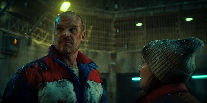 Stranger Things - Chapitre neuf : L'infiltration - Film - David Harbour, Winona Ryder