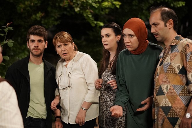 Balkan Ninnisi - Episode 3 - De la película - Emre Bey, Özlem Türkad, Sarp Bozkurt