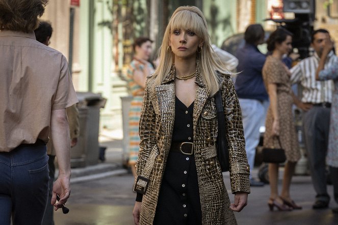 The Offer - Crossing That Line - Photos - Juno Temple