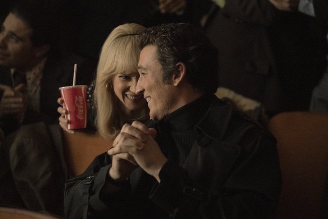 The Offer - It's Who We Are - Filmfotos - Juno Temple, Miles Teller