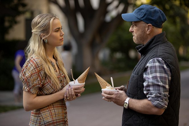 Jasnovidka Maggie - Pomůžeš někomu chopit se šance - Z filmu - Rebecca Rittenhouse, Chris Elliott