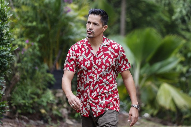 Magnum P.I. - Better Watch Out - Z filmu - Jay Hernandez