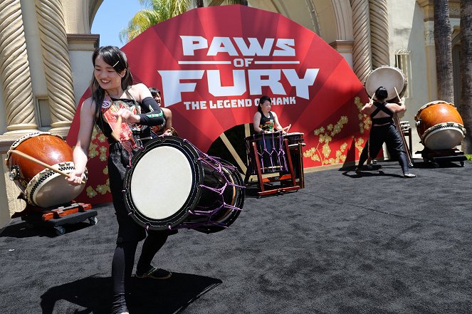Paws of Fury - Die Legende von Hank - Veranstaltungen - "Paws of Fury" Family Day at the Paramount Pictures Studios Lot on July 10, 2022 in Los Angeles, California.