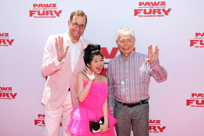 Patas em Fúria - De eventos - "Paws of Fury" Family Day at the Paramount Pictures Studios Lot on July 10, 2022 in Los Angeles, California. - Rob Minkoff, Kylie Kuioka, George Takei