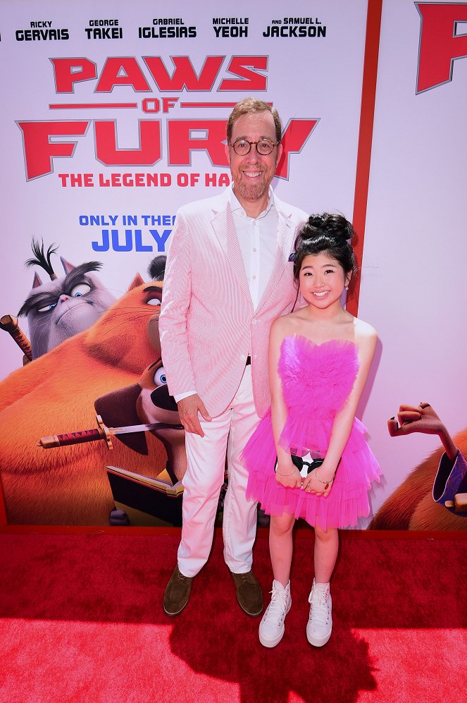 Paws of Fury - Die Legende von Hank - Veranstaltungen - "Paws of Fury" Family Day at the Paramount Pictures Studios Lot on July 10, 2022 in Los Angeles, California. - Rob Minkoff, Kylie Kuioka