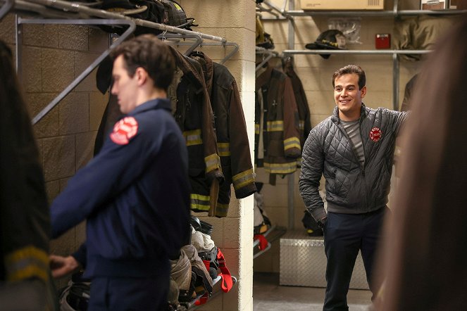 Chicago Fire - Hot and Fast - Photos - Alberto Rosende