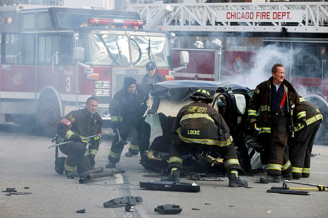 Chicago Fire - Keep You Safe - Van film