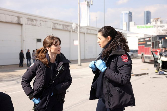 Chicago Fire - Season 10 - In Sicherheit - Filmfotos - Hanako Greensmith