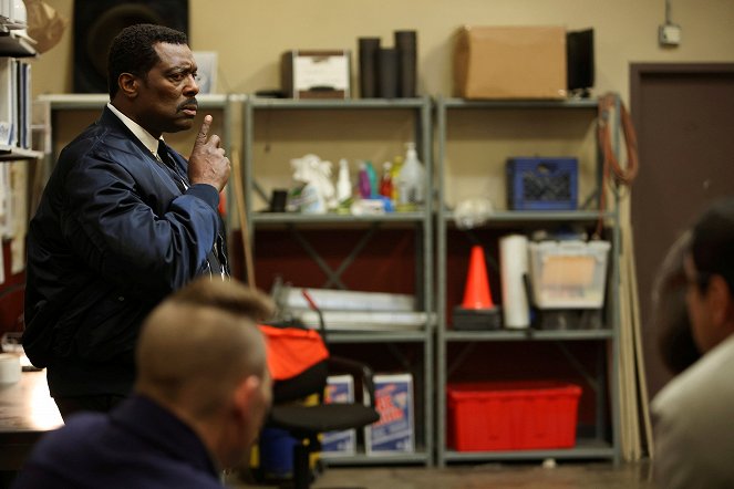 Chicago Fire - What's Inside You - Photos - Eamonn Walker