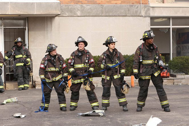 Chicago Fire - Finish What You Started - Van film
