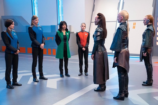 The Orville - New Horizons - From Unknown Graves - Photos - Jessica Szohr, Adrianne Palicki, Penny Johnson Jerald, Anne Winters